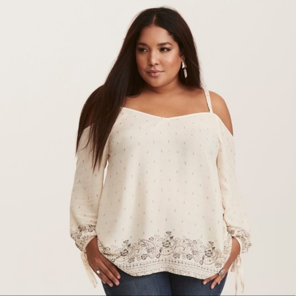 Paisley trim could shoulder top